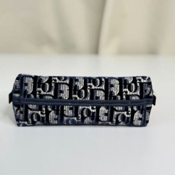 Dior Oblique Cosmetic Bag with Iconic Logo Design Paris Fashion Accessory - Picture 5 of 7